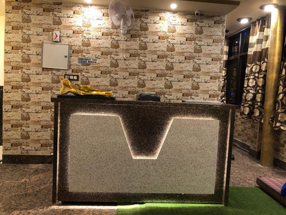 Hotel Famous Haridwār Esterno foto
