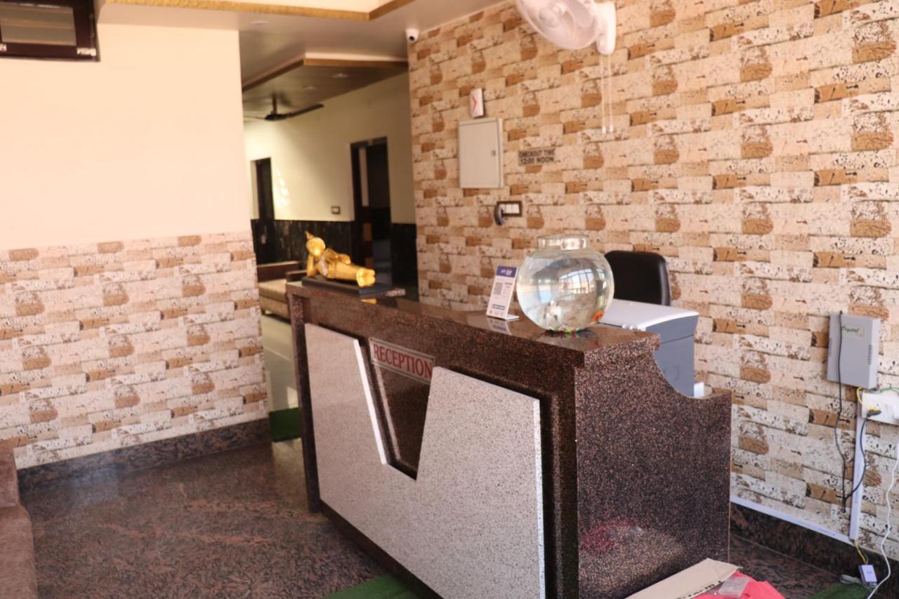 Hotel Famous Haridwār Esterno foto