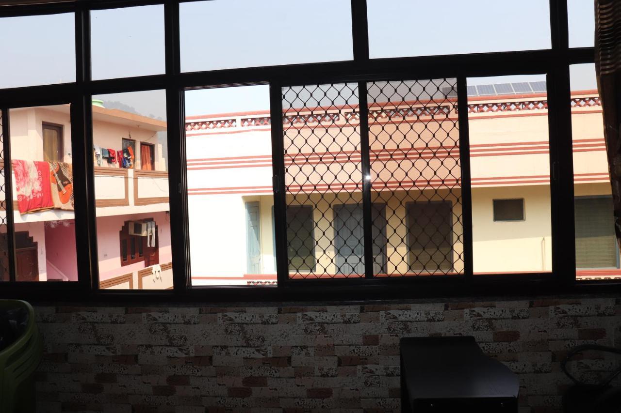 Hotel Famous Haridwār Esterno foto